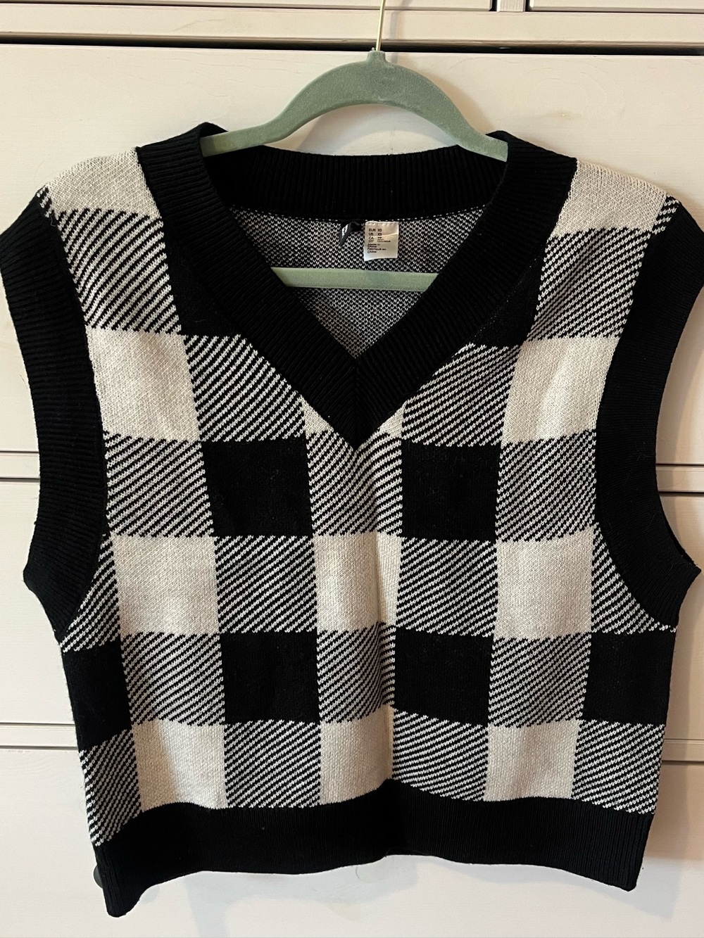 Black & White Check V-Neck Knit Sweater Vest